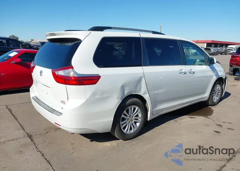2015 Toyota Sienna Xle 8 Passenger z USA, uszkodzony, nr VIN 5TDYK3DC1FS674926